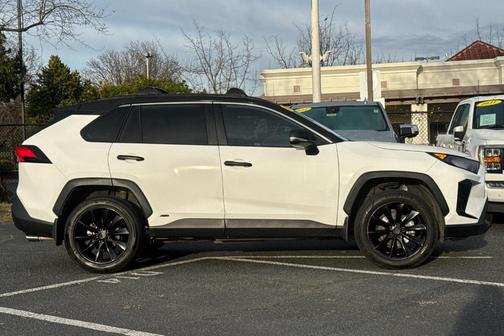 2022 Toyota RAV4 Hybrid LE