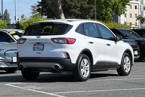 Oxford White 2022 Ford Escape S