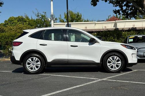 Oxford White 2022 Ford Escape S