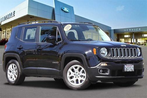 Photo 2 of 35 of 2016 Jeep Renegade Latitude