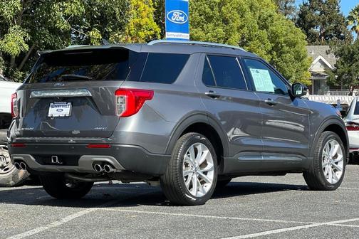 2022 Ford Explorer Platinum