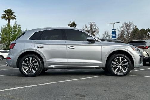 2023 Audi Q5 45 S line quattro Premium