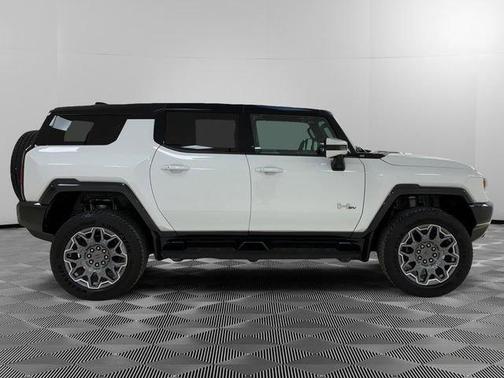 White 2024 GMC HUMMER EV SUV 3X