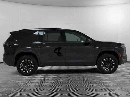 Mosaic Black Metallic 2024 Chevrolet Traverse Z71