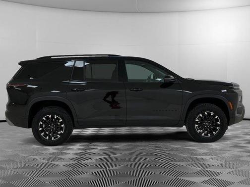 Mosaic Black Metallic 2024 Chevrolet Traverse Z71