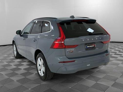 Gray 2022 Volvo XC60 B5 Momentum