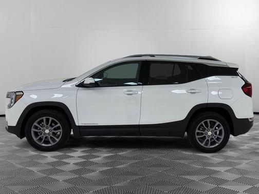 White 2023 GMC Terrain SLT