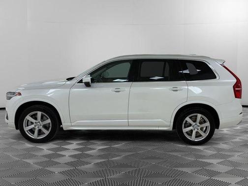 White 2022 Volvo XC90 T5 Momentum 7 Passenger