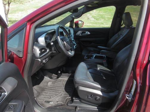 Velvet Red Pearlcoat 2018 Chrysler Pacifica Touring-L Plus