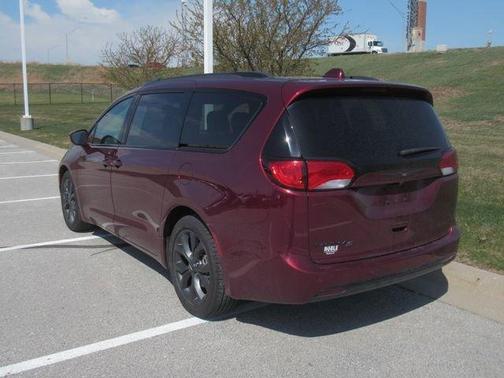 2018 Chrysler Pacifica Touring-L Plus