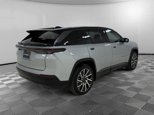 Silver Zynith Clearcoat 2025 Jeep Wagoneer S Limited