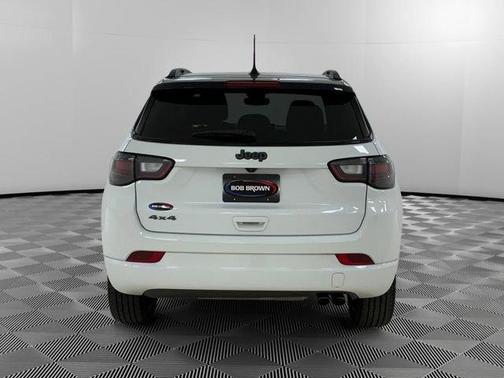 White 2022 Jeep Compass Altitude