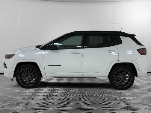 White 2022 Jeep Compass Altitude