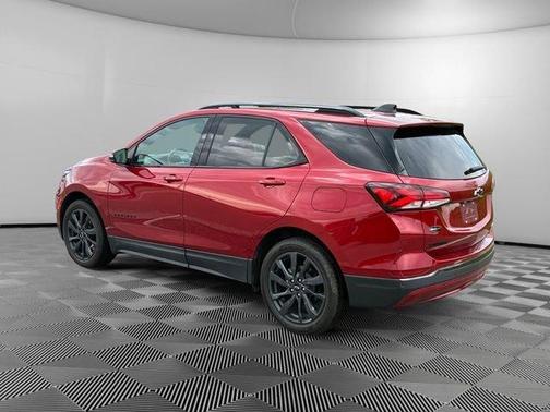 Red 2022 Chevrolet Equinox RS