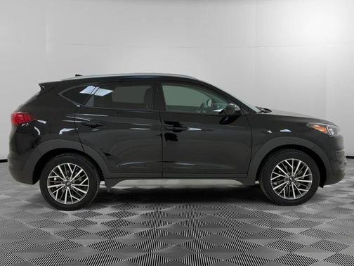 Black 2021 Hyundai TUCSON SEL