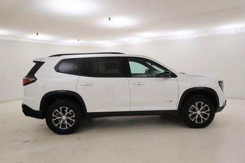 2024 GMC Acadia AT4