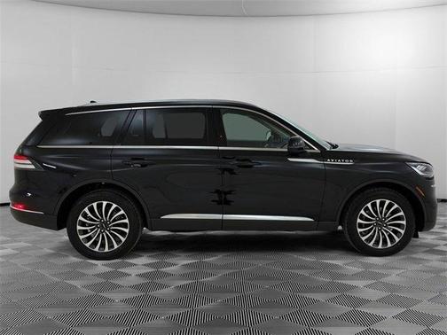 2023 Lincoln Aviator Standard AWD