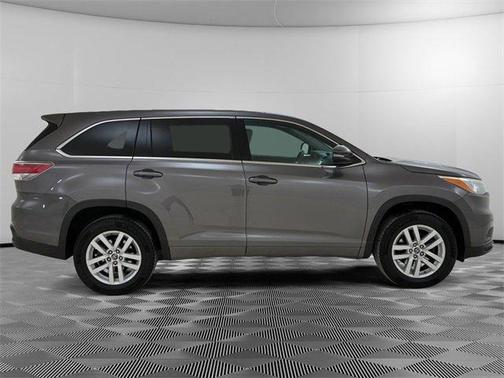 2016 Toyota Highlander LE