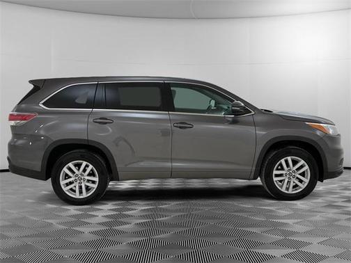 2016 Toyota Highlander LE