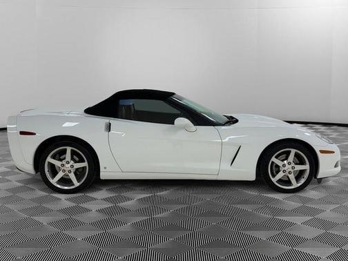 White 2006 Chevrolet Corvette Base
