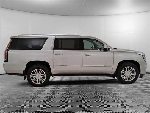 2016 Cadillac Escalade ESV Luxury