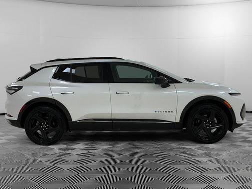 White 2024 Chevrolet Equinox EV RS