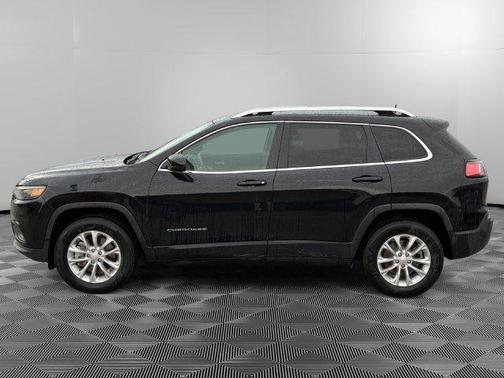 Black 2019 Jeep Cherokee Latitude