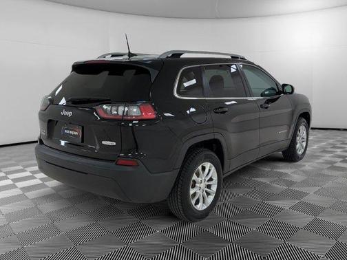 Black 2019 Jeep Cherokee Latitude