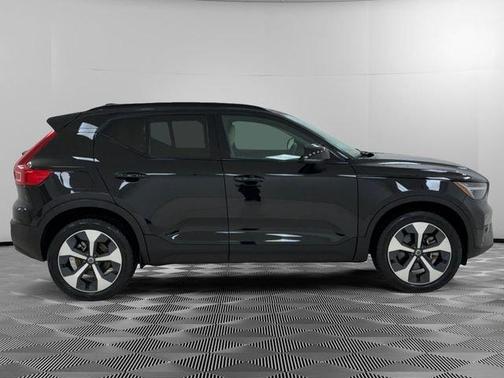 Black 2024 Volvo XC40 B5 Plus Dark Theme