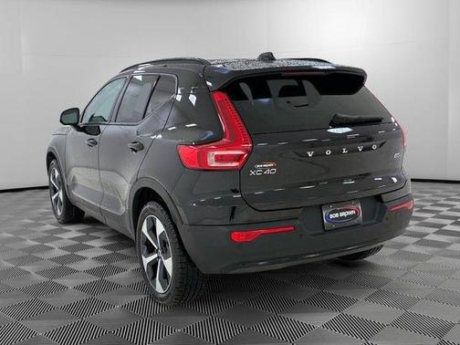 Black 2024 Volvo XC40 B5 Plus Dark Theme