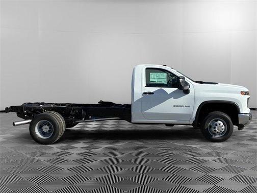 2026 Chevrolet Silverado 3500 WT