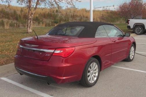 2013 Chrysler 200 Touring