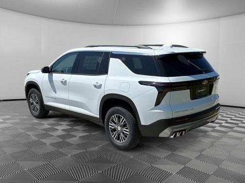 White 2026 Chevrolet Traverse LT