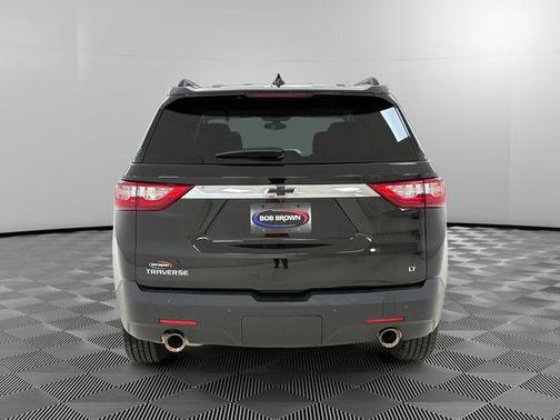 Mosaic Black Metallic 2019 Chevrolet Traverse LT Cloth