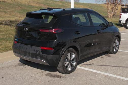 Mosaic Black Metallic 2023 Chevrolet Bolt EUV LT