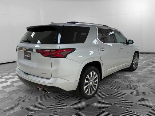 Gray 2022 Chevrolet Traverse Premier