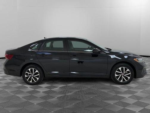 Deep Black Pearl Effect 2024 Volkswagen Jetta 1.5T S