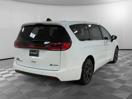 White 2024 Chrysler Pacifica Hybrid Select