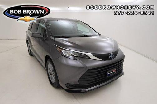 2023 Toyota Sienna LE