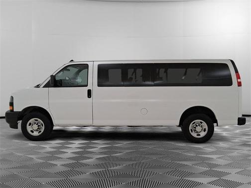 2022 Chevrolet Express 3500 LS