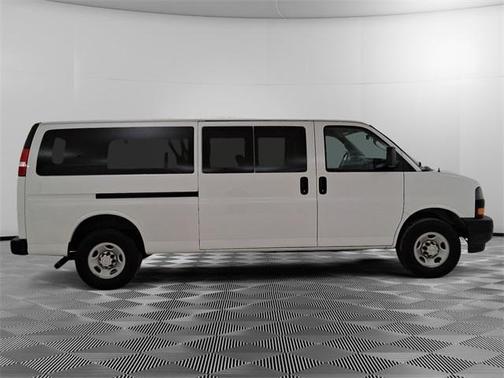 2022 Chevrolet Express 3500 LS