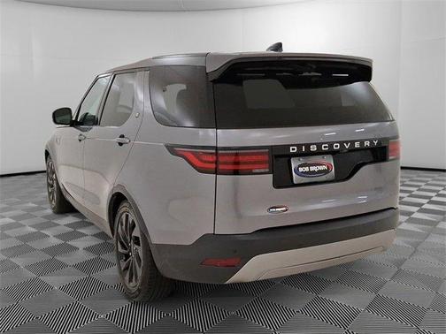 2024 Land Rover Discovery P300 S