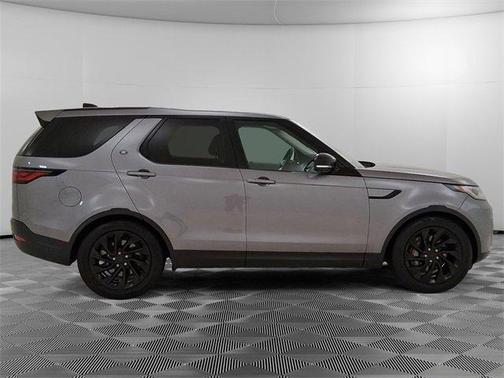 2024 Land Rover Discovery P300 S