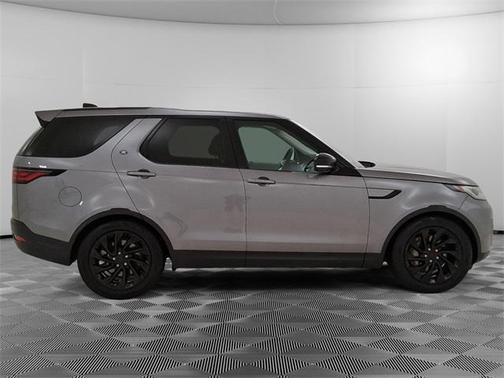 2024 Land Rover Discovery P300 S