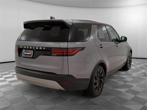 2024 Land Rover Discovery P300 S
