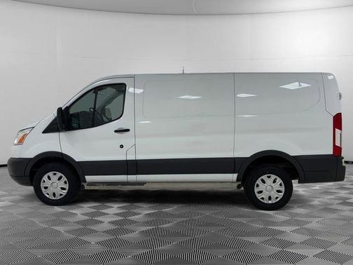 Oxford White 2018 Ford Transit-250 Base