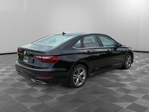 Deep Black Pearl Effect 2021 Volkswagen Jetta 1.4T R-Line