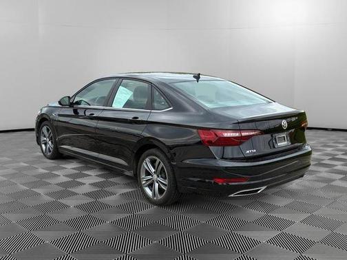 Deep Black Pearl Effect 2021 Volkswagen Jetta 1.4T R-Line