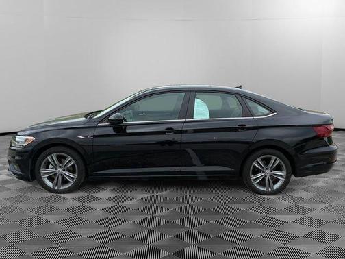 Deep Black Pearl Effect 2021 Volkswagen Jetta 1.4T R-Line