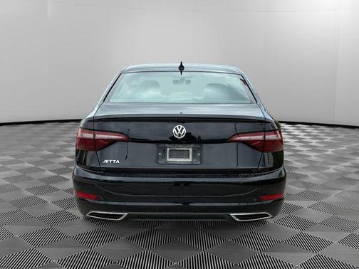 Deep Black Pearl Effect 2021 Volkswagen Jetta 1.4T R-Line